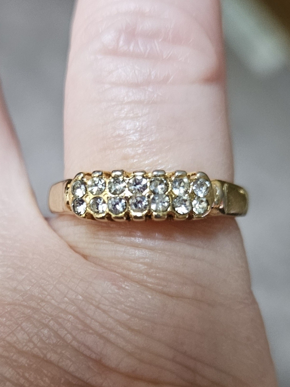 Vintage Gold Tone Pavé Crystal Double Row Ring. Size 8 - Picture 1 of 5